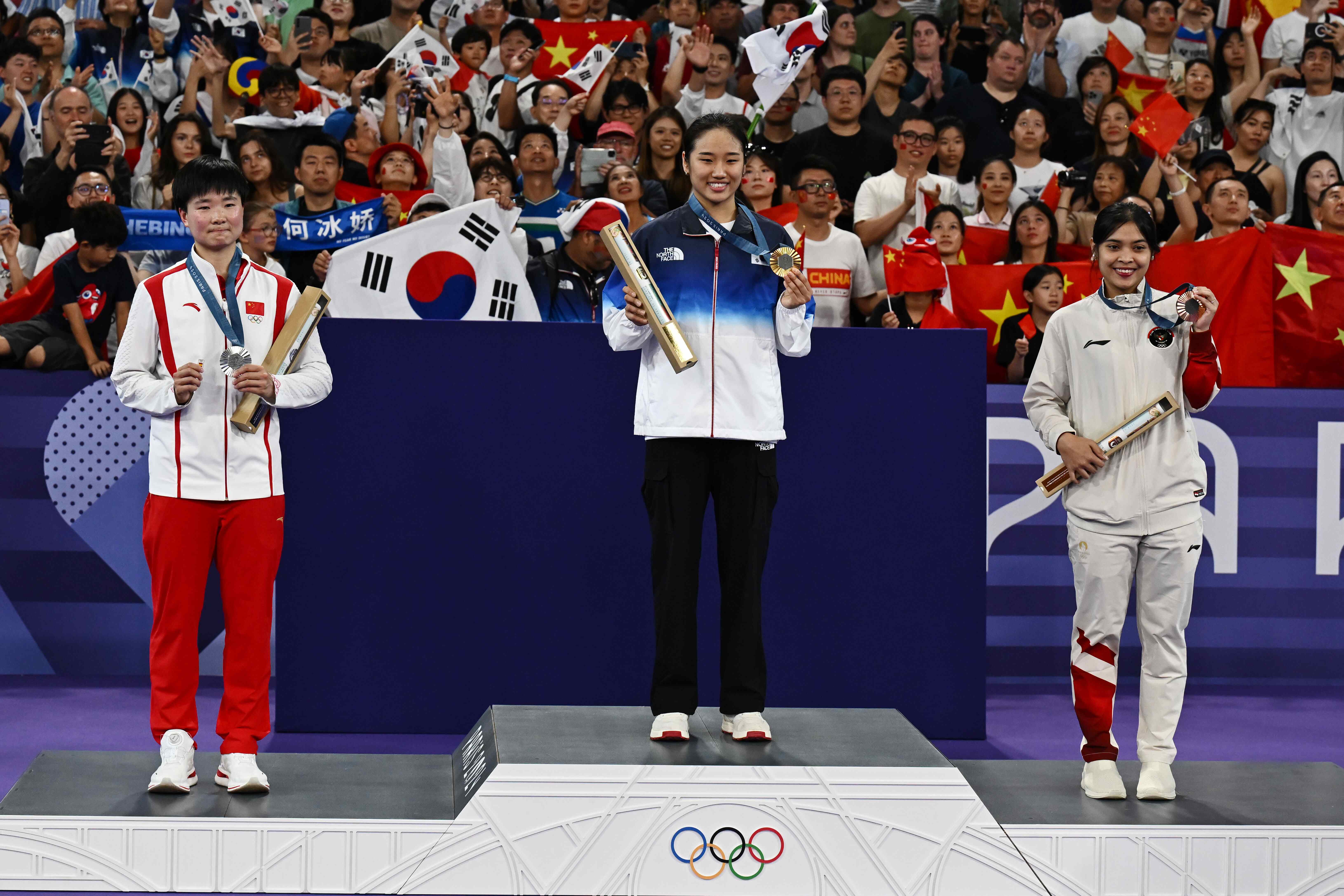 Gregoria Mariska Proud to Be the First Athlete to Wear Special Podium Uniform - Indonesia Olympic Commitee