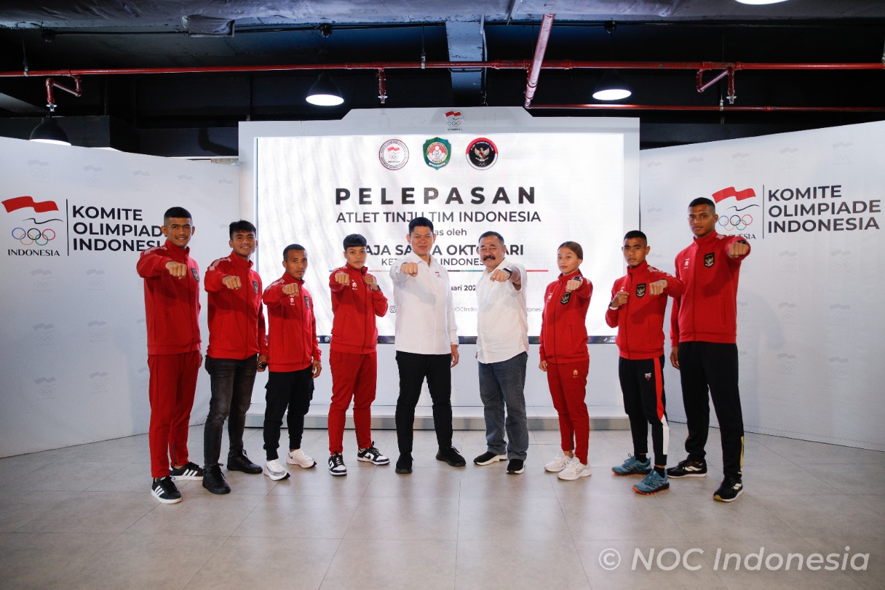 Indonesia Olympic Commitee - President of NOC Indonesia Encourages Indonesian Boxers Ahead of Paris 2024 Qualifiers