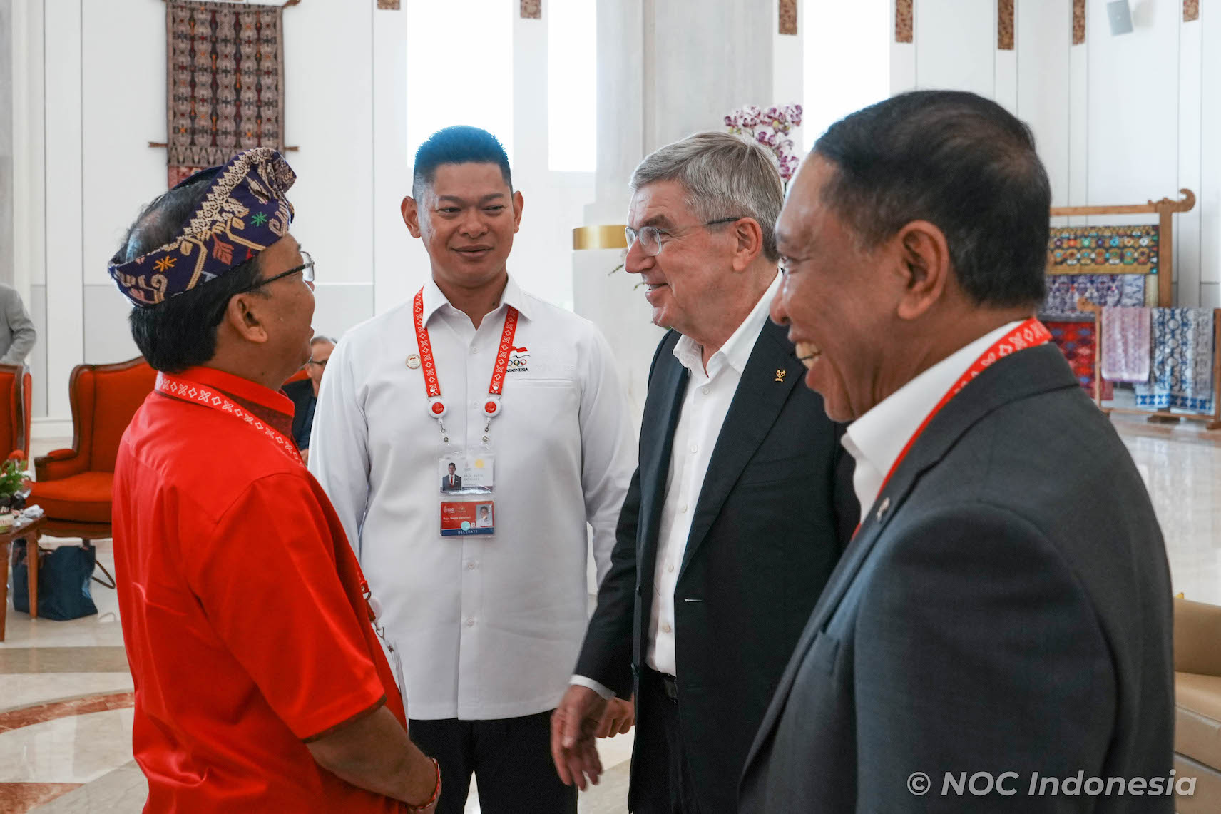 Minister of Sports, and President of NOC Indonesia welcome Thomas Bach's arrival in Bali - Indonesia Olympic Commitee