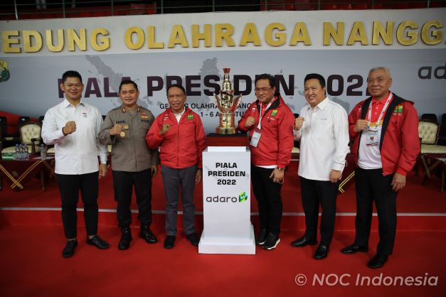 Raja Sapta Oktohari Praises Badminton's Structural Development - Indonesia Olympic Commitee